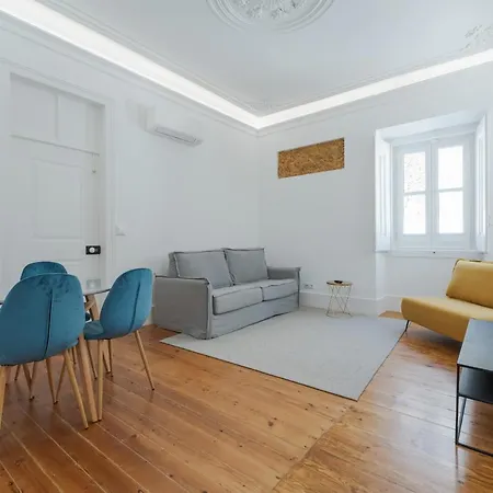 Almada Villa 4*