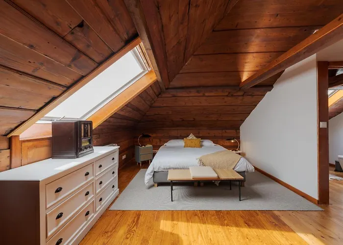 Almada Villa 4* Алмада