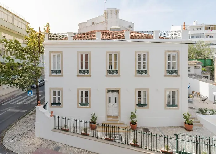 Almada Villa 4* Алмада