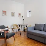 Almada Villa Vendégház 4*