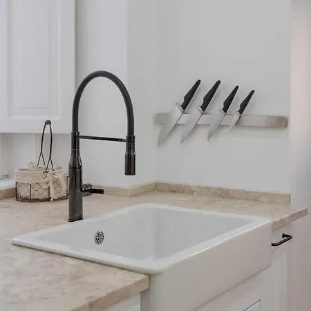 Almada Villa Guest house 4*