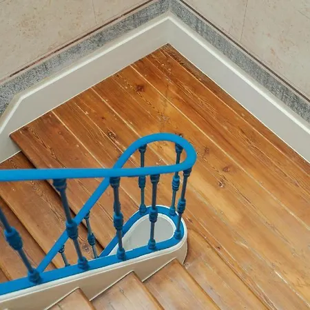 Almada Villa 4*