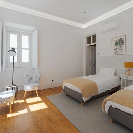 Guest house Almada Villa