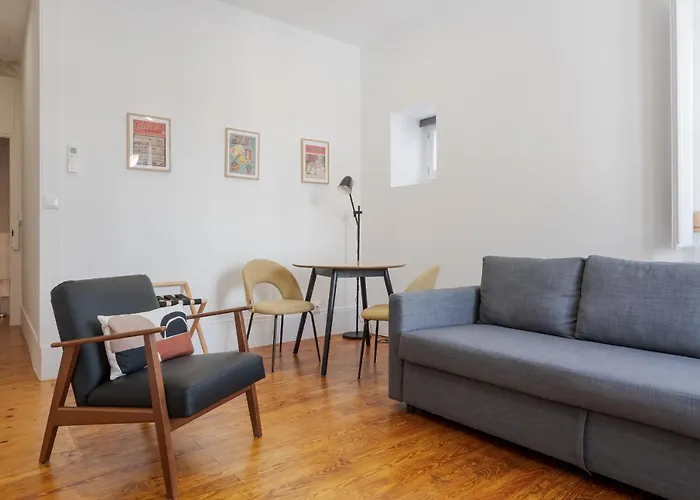 Almada Villa Pensión 4*